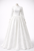 Gown, matching veil and matching badek tichel