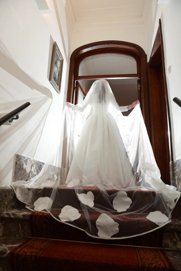 Gown, matching veil and matching badek tichel